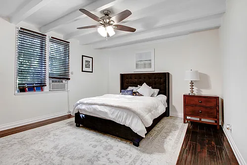 Floor plan 1 BR + Private Patio