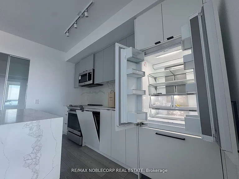 285 Dufferin St #1019 — Photo 7
