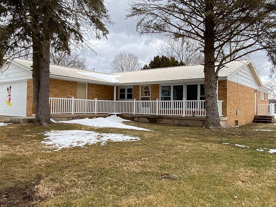 1755 N Main St, Canton, IL 61520 Zillow