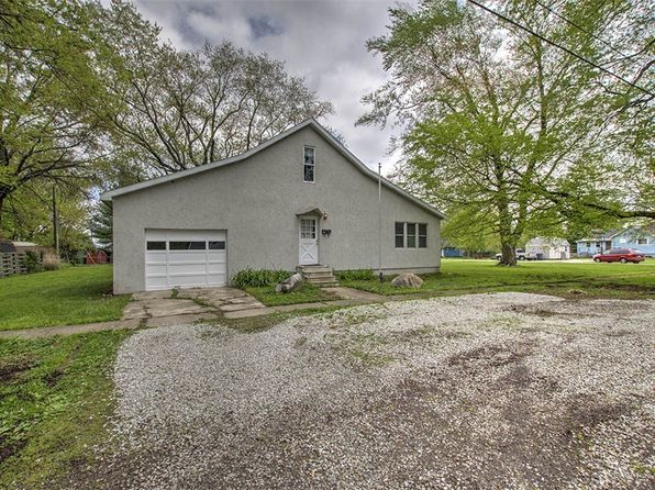 532 S Champaign St, Bement, IL 61813