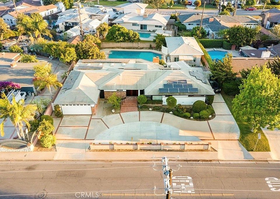 1st image of 9642 Orangewood Ave