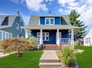 98 N Grove St, Valley Stream, NY 11580