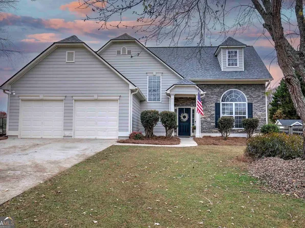 302 Hollybush Ct, Ball Ground, GA 30107