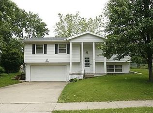 3022 Stanford Ave, Iowa City, IA 52245