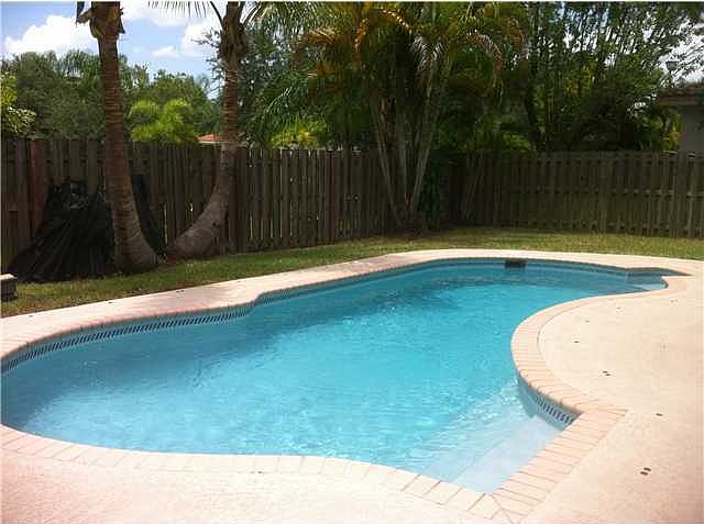 2nd image of 149 Vista Luna Dr