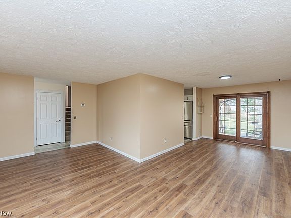 5th image of 1010 Royal Dr