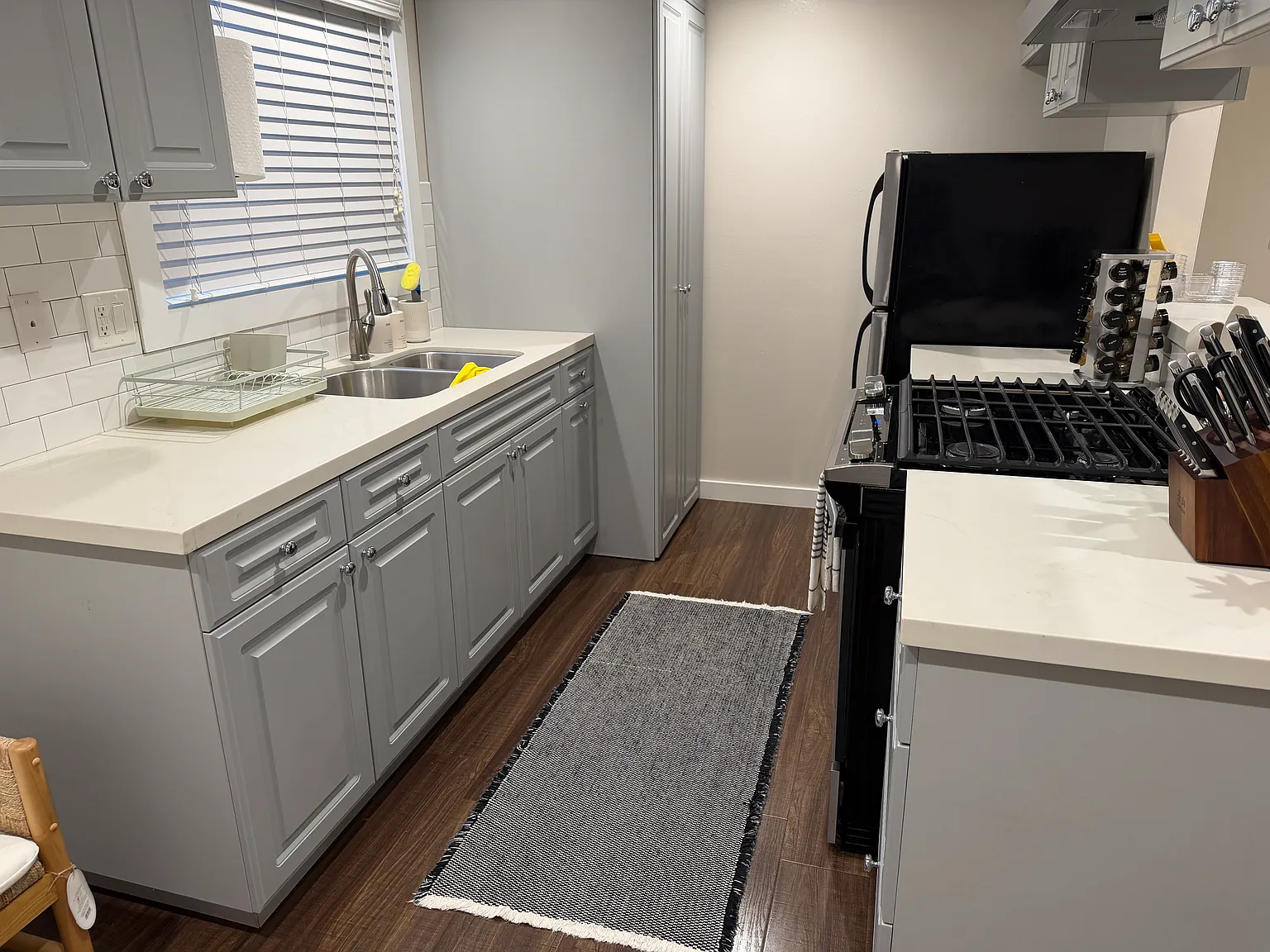 2 bed, 1000 sqft, $4,200 — Photo 4