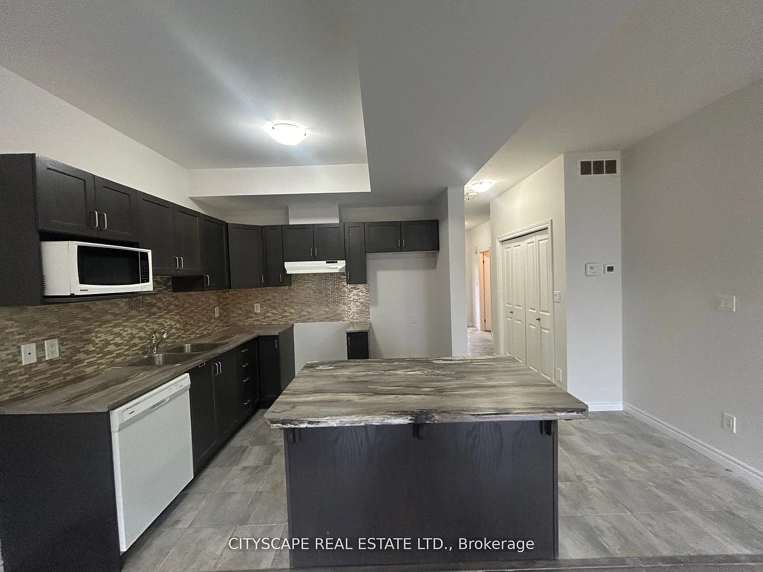 3 bed, $2,400 — Photo 3