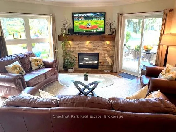 906 Cedar Pointe Ct, Collingwood, ON L9Y 5C7