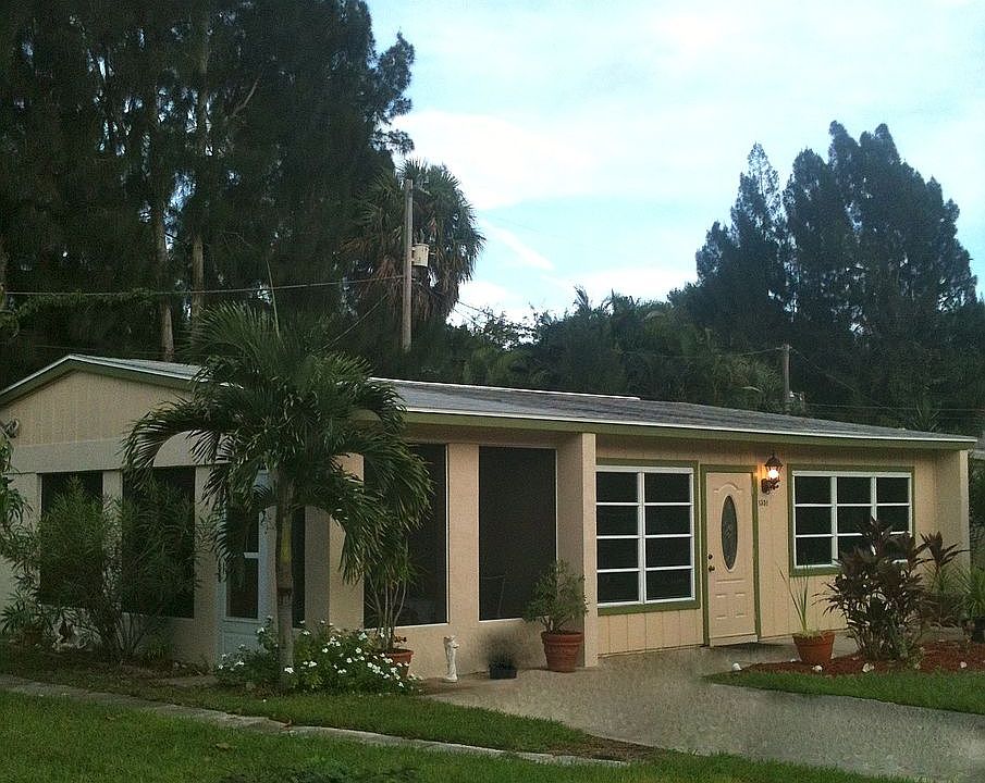 Dusk falls at 1351 4th Court