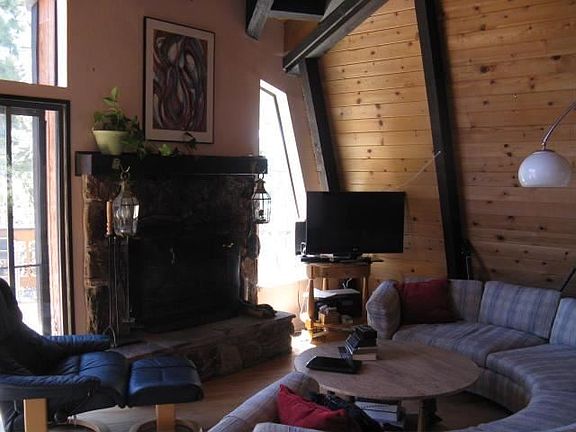 4th image of 305 Brockway Ct