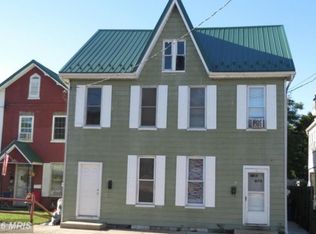496 E Queen St, Chambersburg, PA 17201