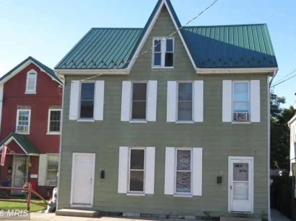 496 E Queen St, Chambersburg, PA 17201