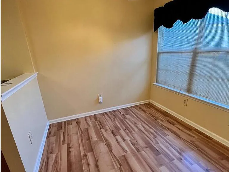 3303 Sterling Rd — Photo 6