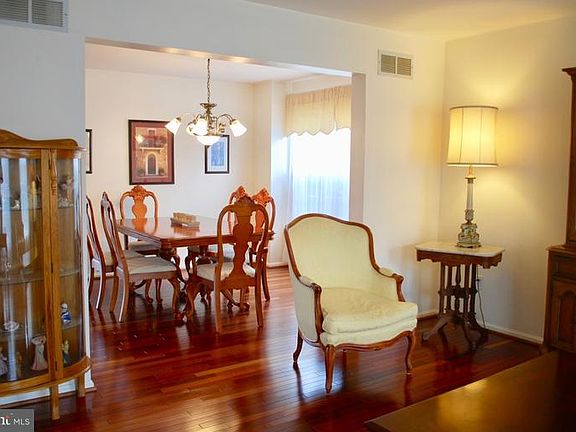 4th image of 17 Briarcliffe Ct