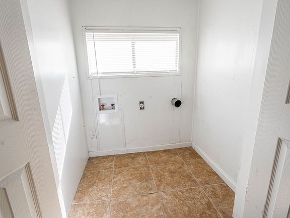 3rd image of 1003 W 21st St