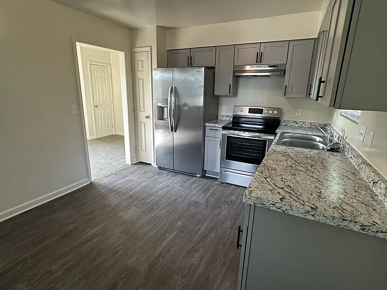 3235 N 84th Ter — Photo 14