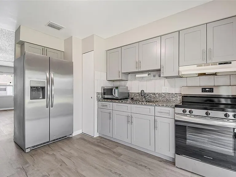 106 Lake Villa Way — Photo 4