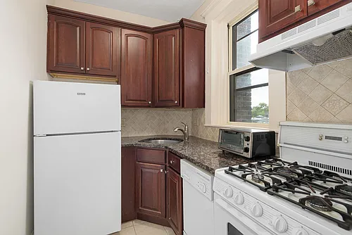 22 Orkney Rd #1L Photo 1