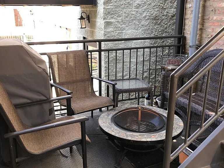 1432 N Elk Grove Ave #2R — Photo 15