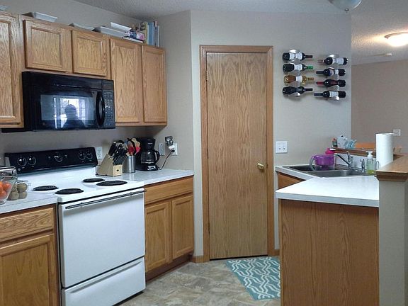3rd image of 374 Wilderness Dr