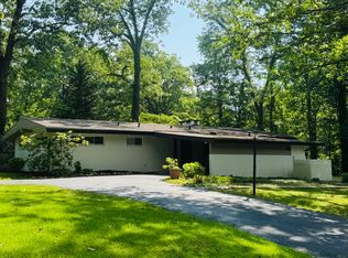 203 Hathaway Dr, Signal Mountain, TN 37377