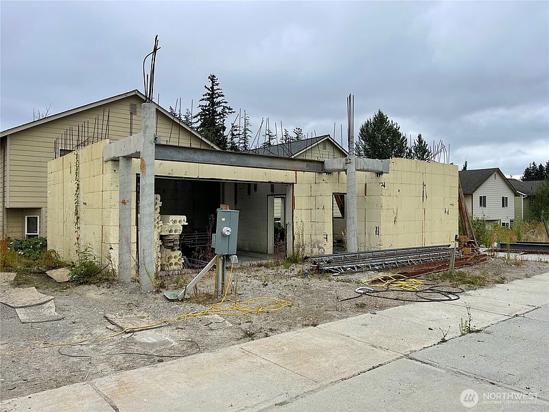 4th image of 2908 122nd Street SW