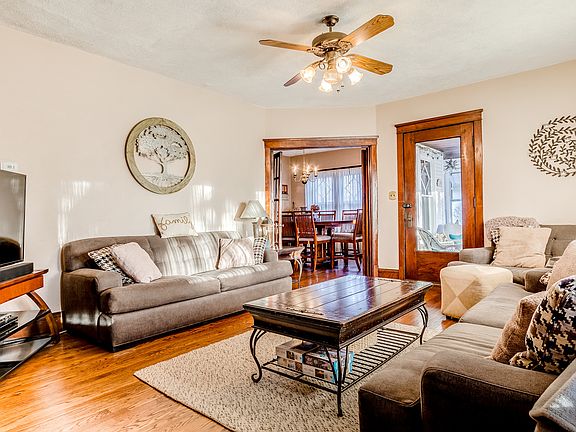 5th image of 426 S Villa Ave