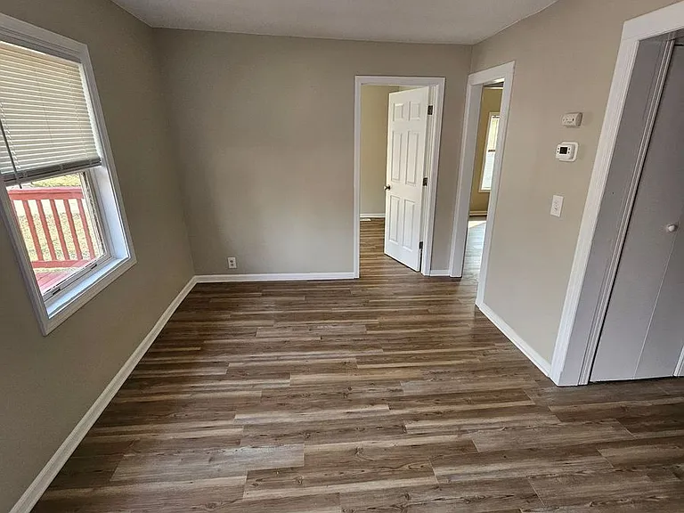 5126 Booth Ave — Photo 2