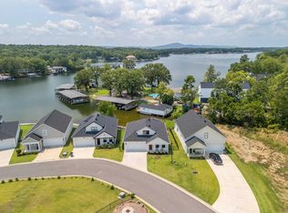 165 Clearwater Cv, Hot Springs, AR 71901