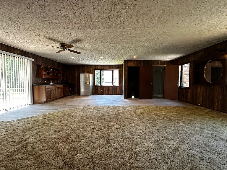 8232 Mercer St #2 — Photo 6