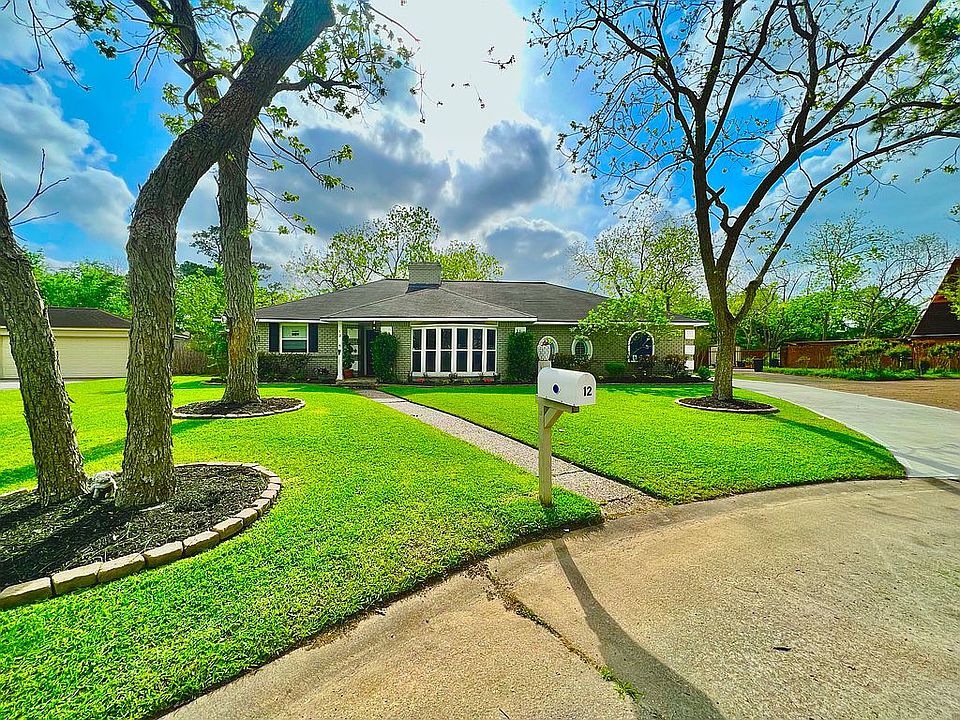 1st image of 12 Earlham Dr