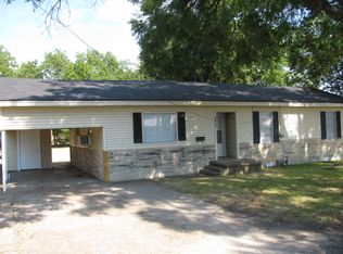 1104 N 14th St, Honey Grove, TX 75446