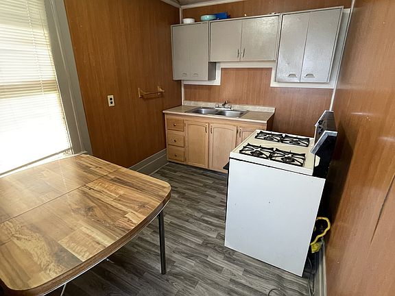 3rd image of 530 E Dubail Ave #4