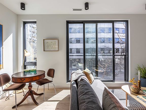 5th image of 1712 Oak Ave #201