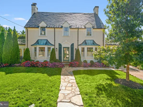 2109 Foresthill Rd, Alexandria, VA 22307