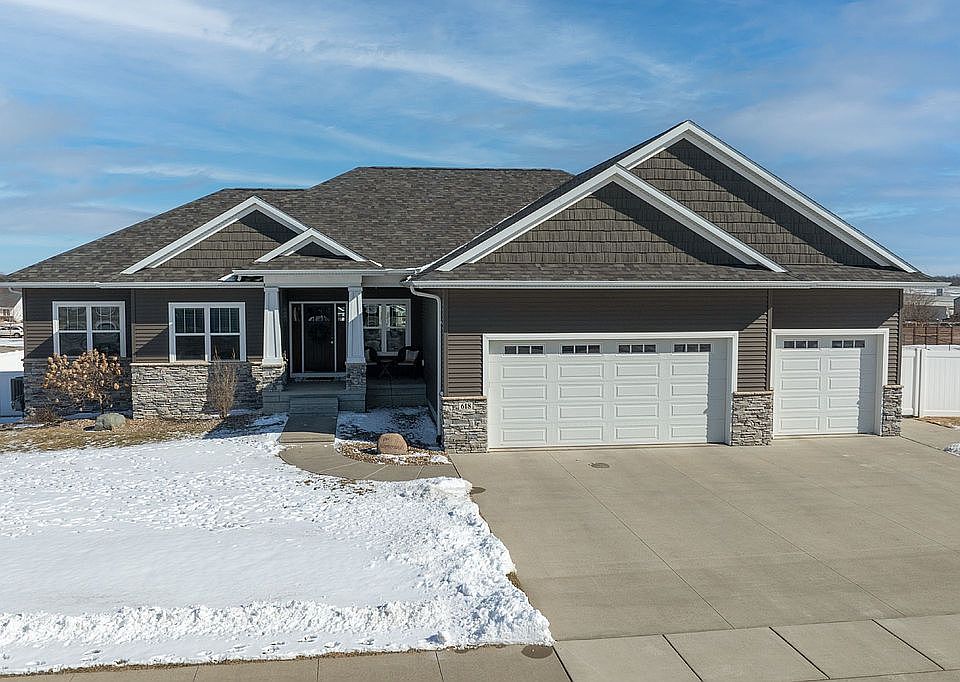 1st image of 618 Main St S