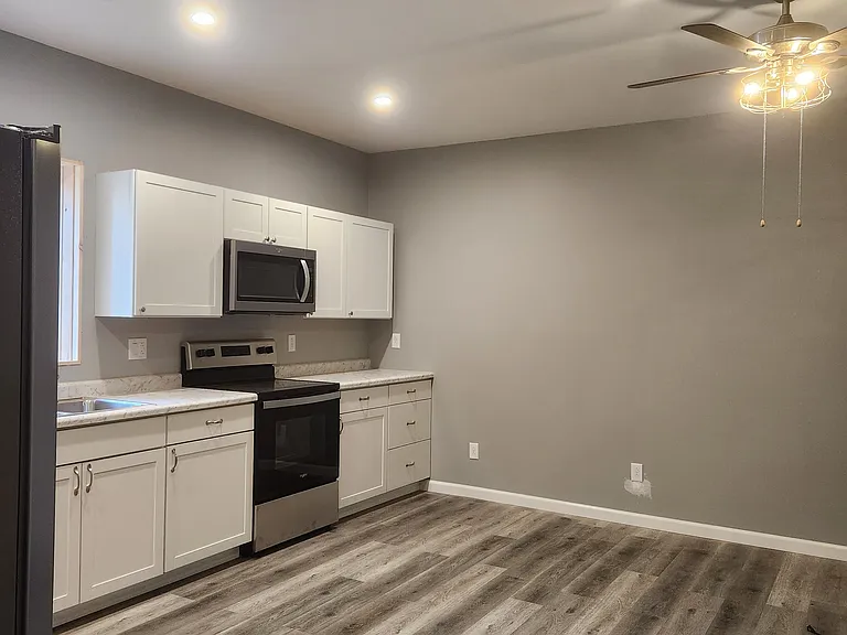239 N Pine St #237 — Photo 3