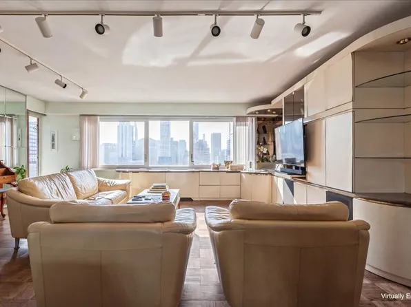303 East 57th Street image 1 of 7