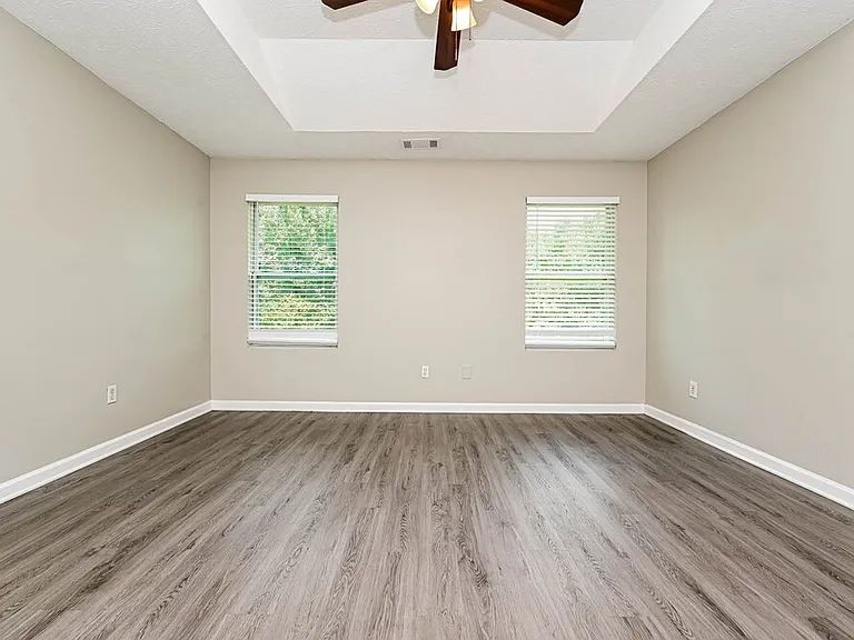 172 Marsh Glen Dr — Photo 13