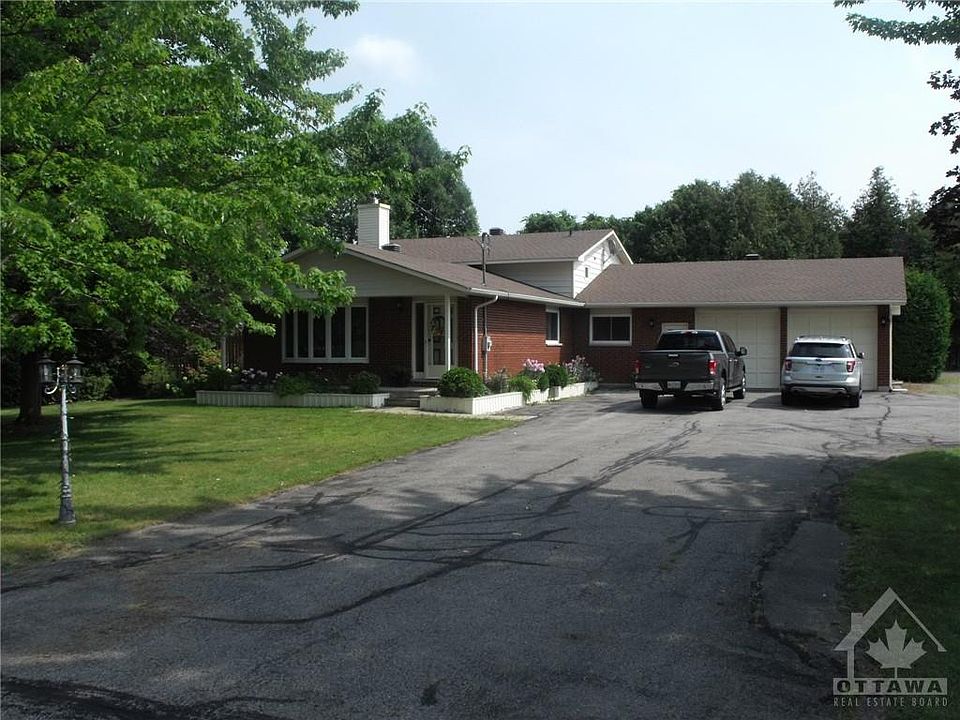 2nd image of 1920 County Road 20 Rd