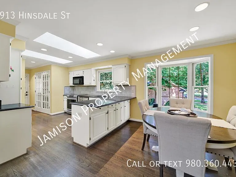2913 Hinsdale St — Photo 8
