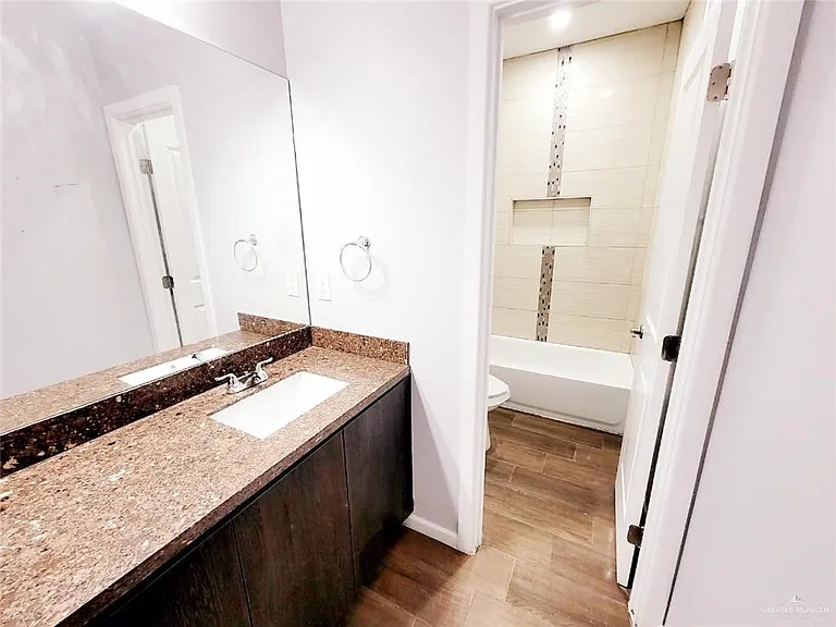 3409 Fuerte Ave #1 — Photo 10