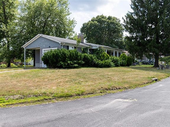 5th image of 12 Cypress Dr