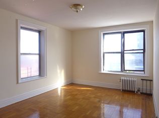 249 Ocean Pkwy APT 3F, Brooklyn, NY 11218