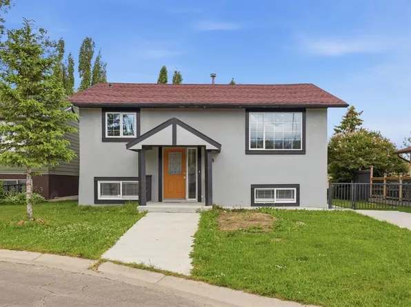 28 N Fallingworth Ct NE, Calgary, AB T3J 1G4
