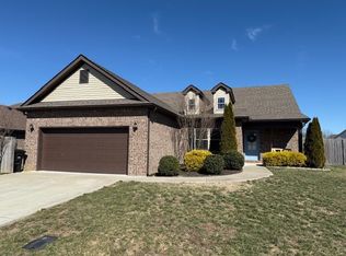 208 Spring Breeze Dr, Tullahoma, TN 37388