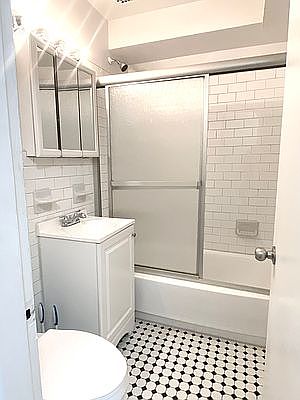 5th image of 116 E 37th St APT 4B