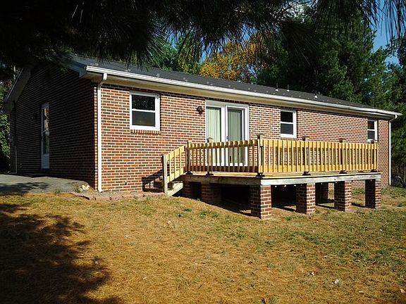 3rd image of 86 Hillcrest St