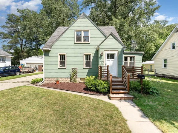 1208 Jerome St, Midland, MI 48640